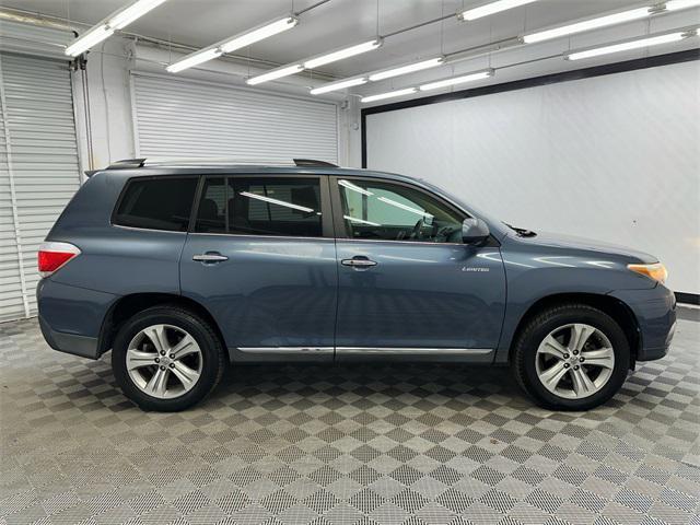 used 2012 Toyota Highlander car, priced at $15,995