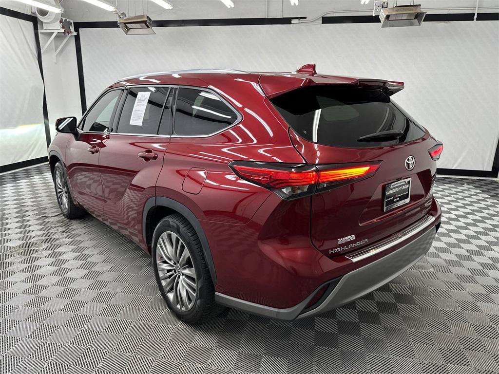 used 2020 Toyota Highlander car, priced at $27,991