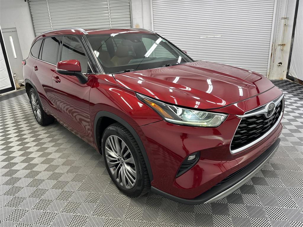 used 2020 Toyota Highlander car, priced at $27,991