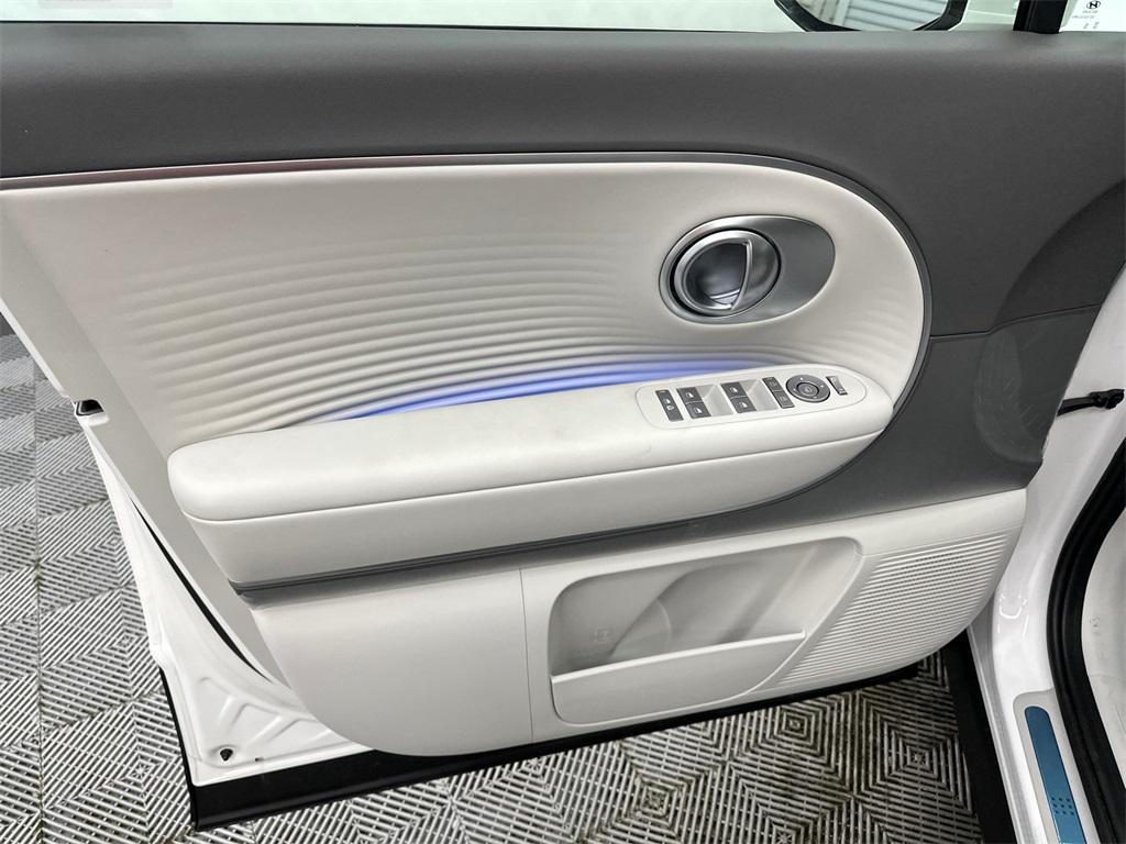 new 2026 Hyundai IONIQ 9 car, priced at $63,735