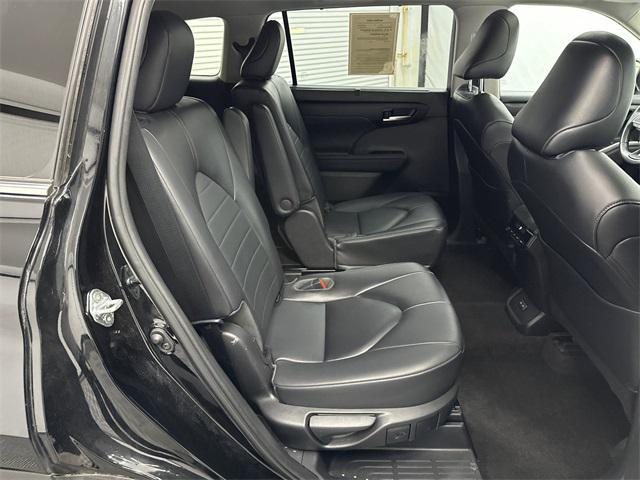 used 2023 Toyota Highlander car, priced at $37,814