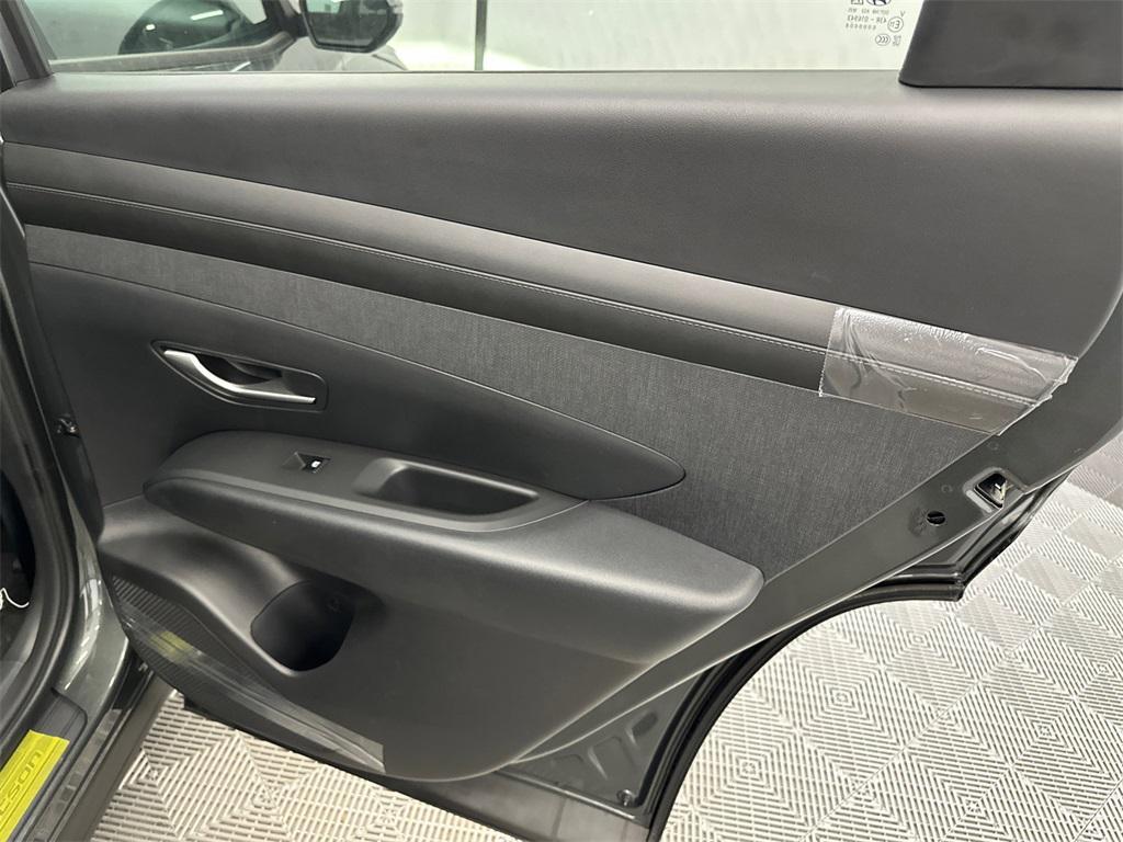 new 2025 Hyundai TUCSON Hybrid car, priced at $36,333
