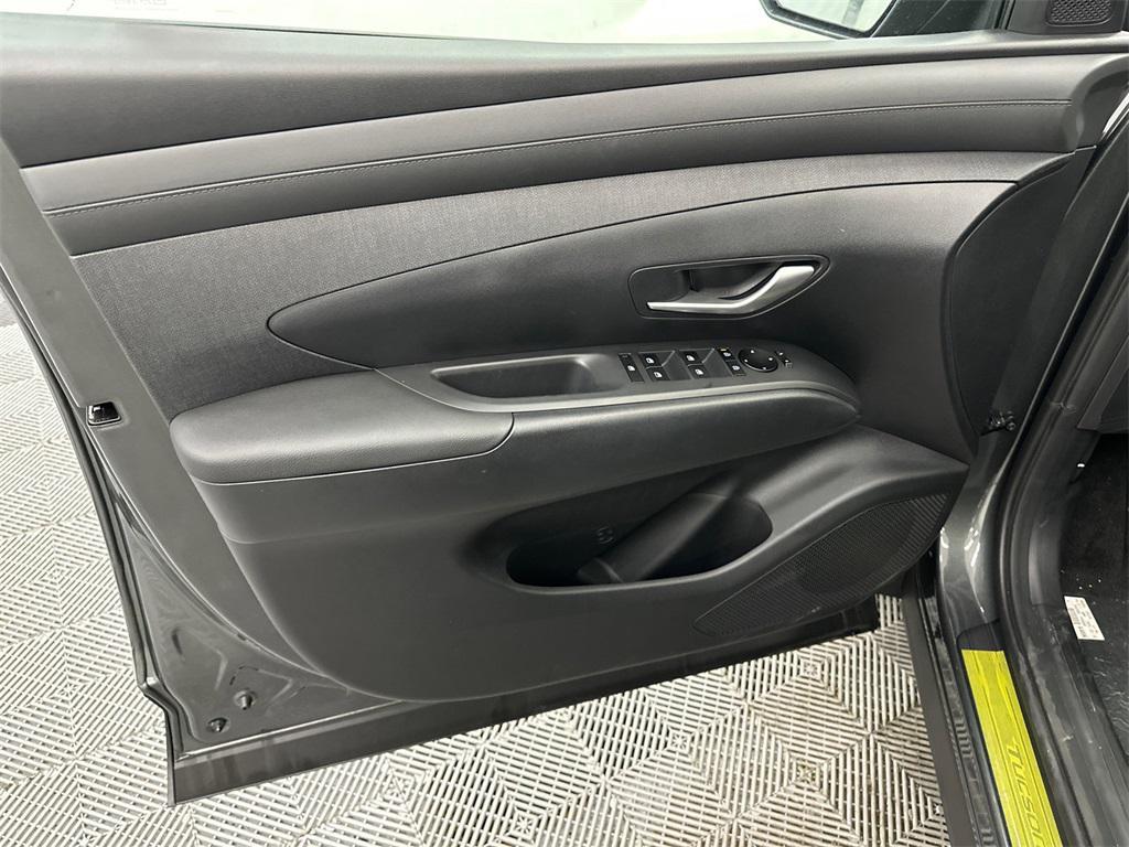 new 2025 Hyundai TUCSON Hybrid car, priced at $36,333