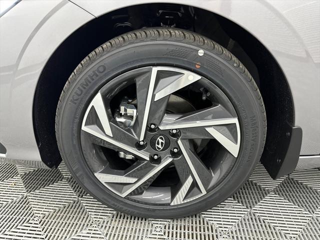new 2025 Hyundai Elantra car, priced at $23,043