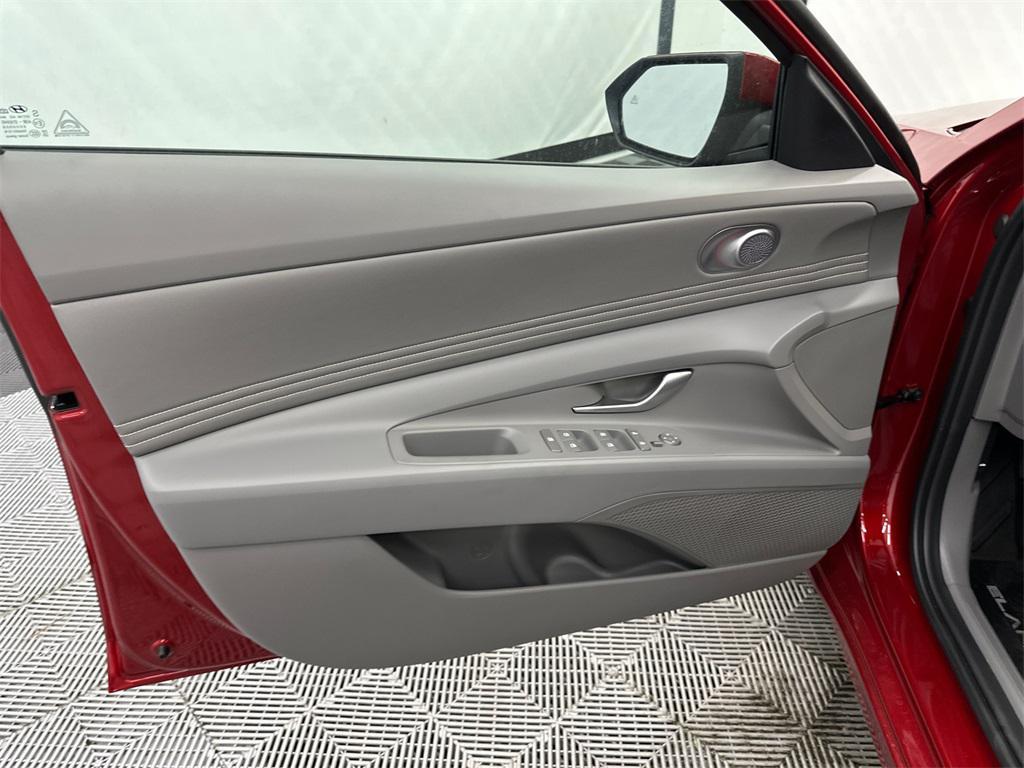 new 2025 Hyundai Elantra car, priced at $26,304