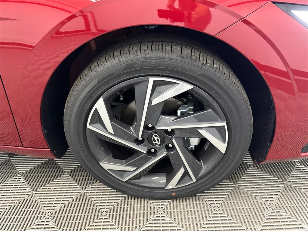 new 2025 Hyundai Elantra car, priced at $26,304