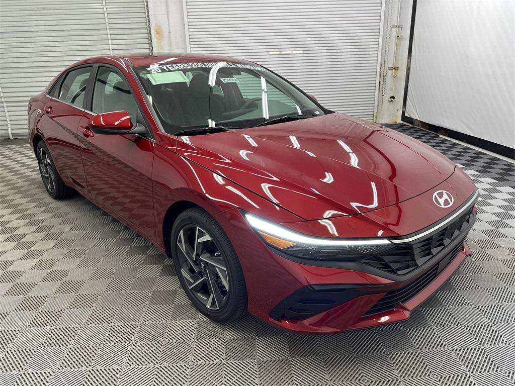 new 2025 Hyundai Elantra car, priced at $26,060