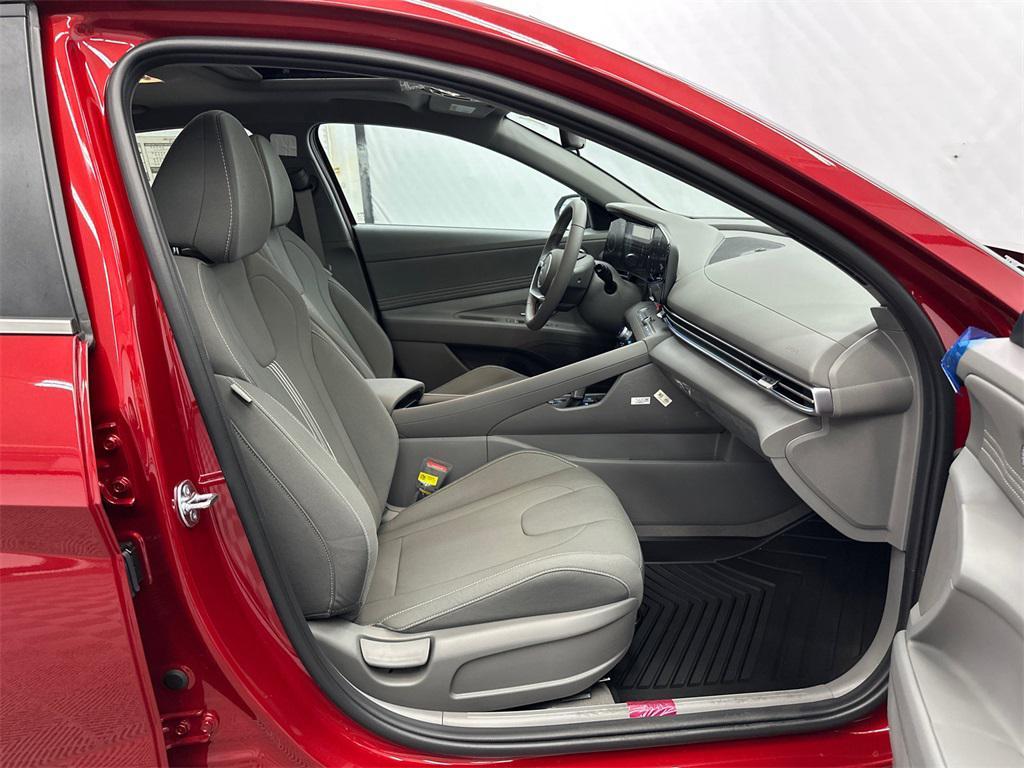 new 2025 Hyundai Elantra car, priced at $26,060