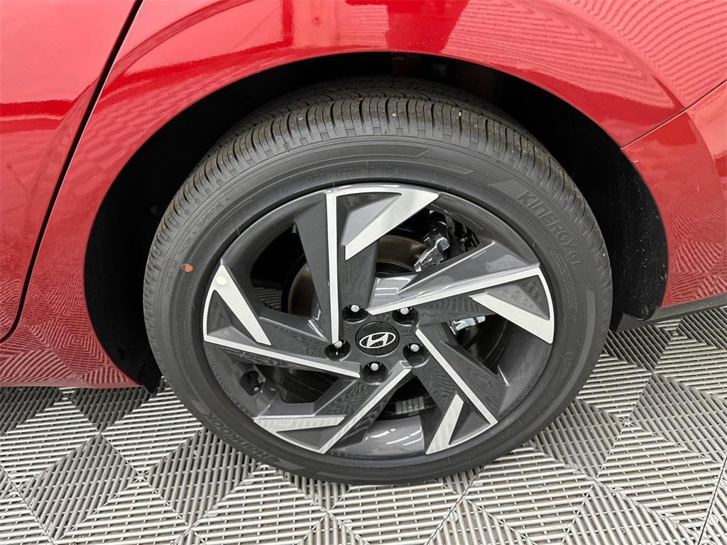 new 2025 Hyundai Elantra car, priced at $26,060