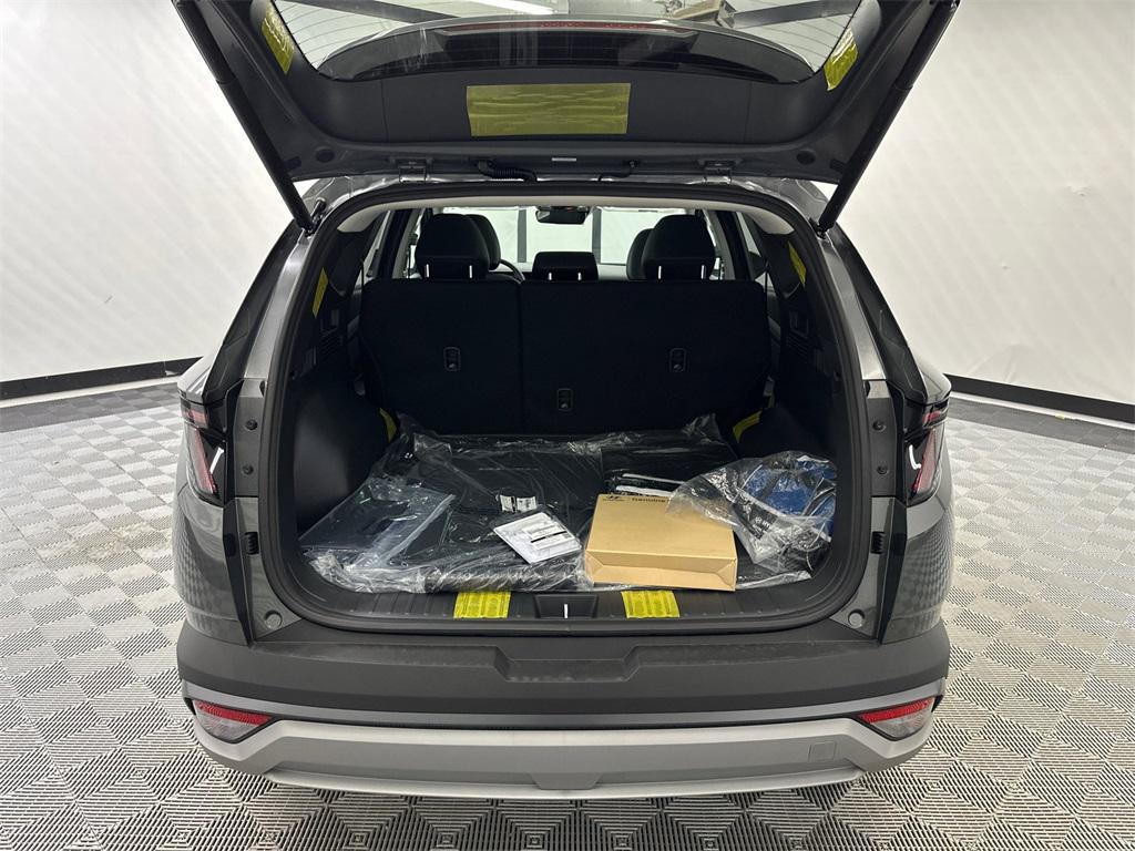 new 2025 Hyundai TUCSON Hybrid car, priced at $36,470