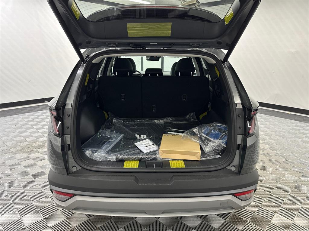 new 2025 Hyundai TUCSON Hybrid car, priced at $33,338