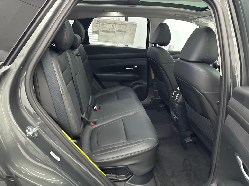 new 2025 Hyundai TUCSON Hybrid car, priced at $33,338