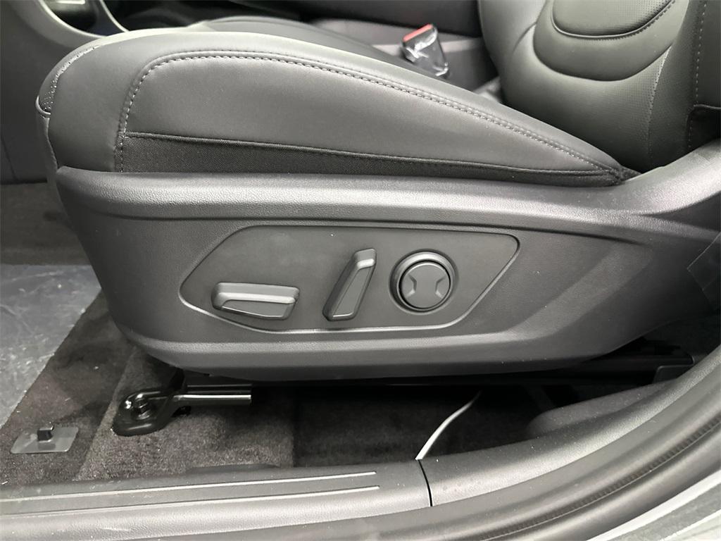 new 2025 Hyundai TUCSON Hybrid car, priced at $33,338