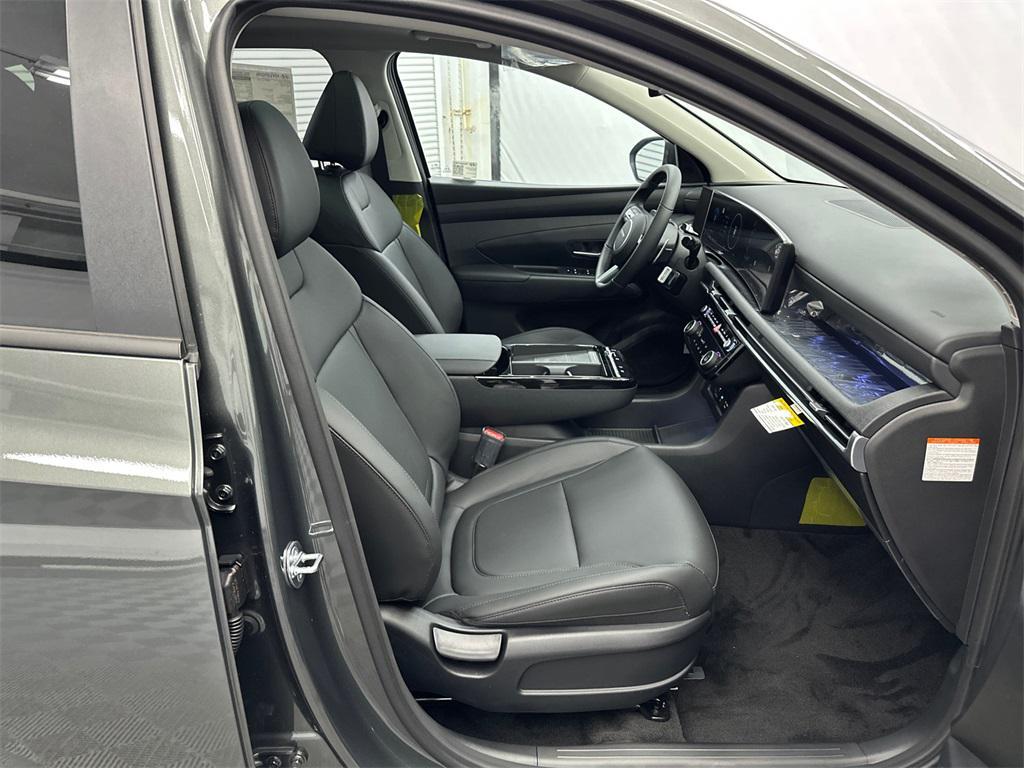 new 2025 Hyundai TUCSON Hybrid car, priced at $33,338
