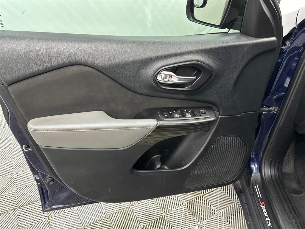 used 2014 Jeep Cherokee car, priced at $8,358