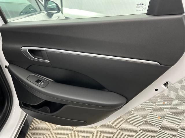 new 2025 Hyundai Sonata Hybrid car, priced at $33,398