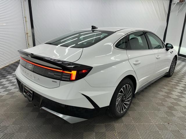 new 2025 Hyundai Sonata Hybrid car, priced at $33,398