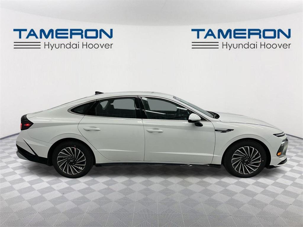 new 2025 Hyundai Sonata Hybrid car, priced at $29,621