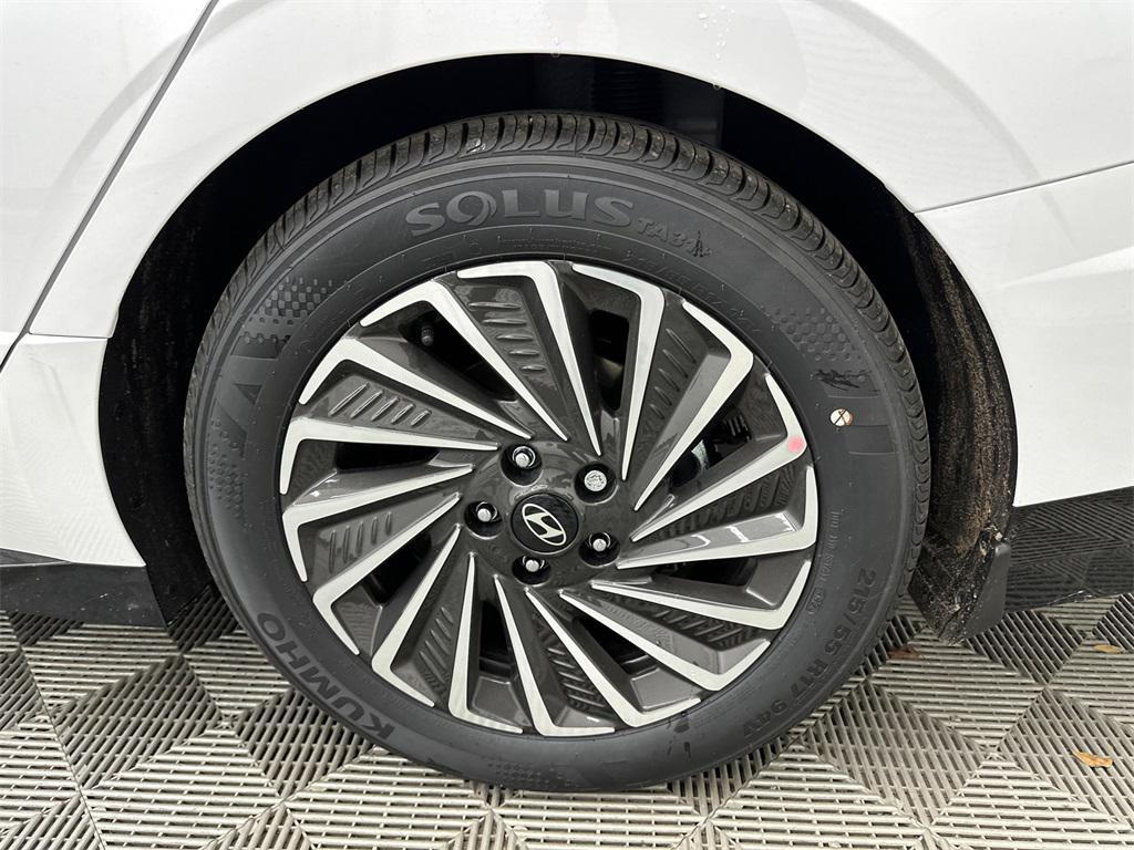new 2025 Hyundai Sonata Hybrid car, priced at $30,599
