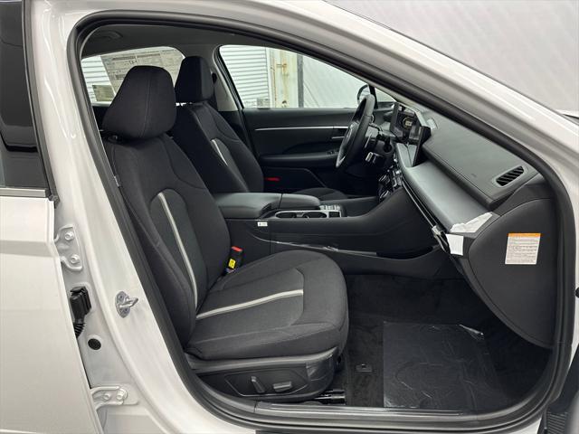 new 2025 Hyundai Sonata Hybrid car, priced at $33,398