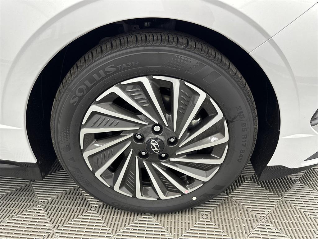 new 2025 Hyundai Sonata Hybrid car, priced at $30,774