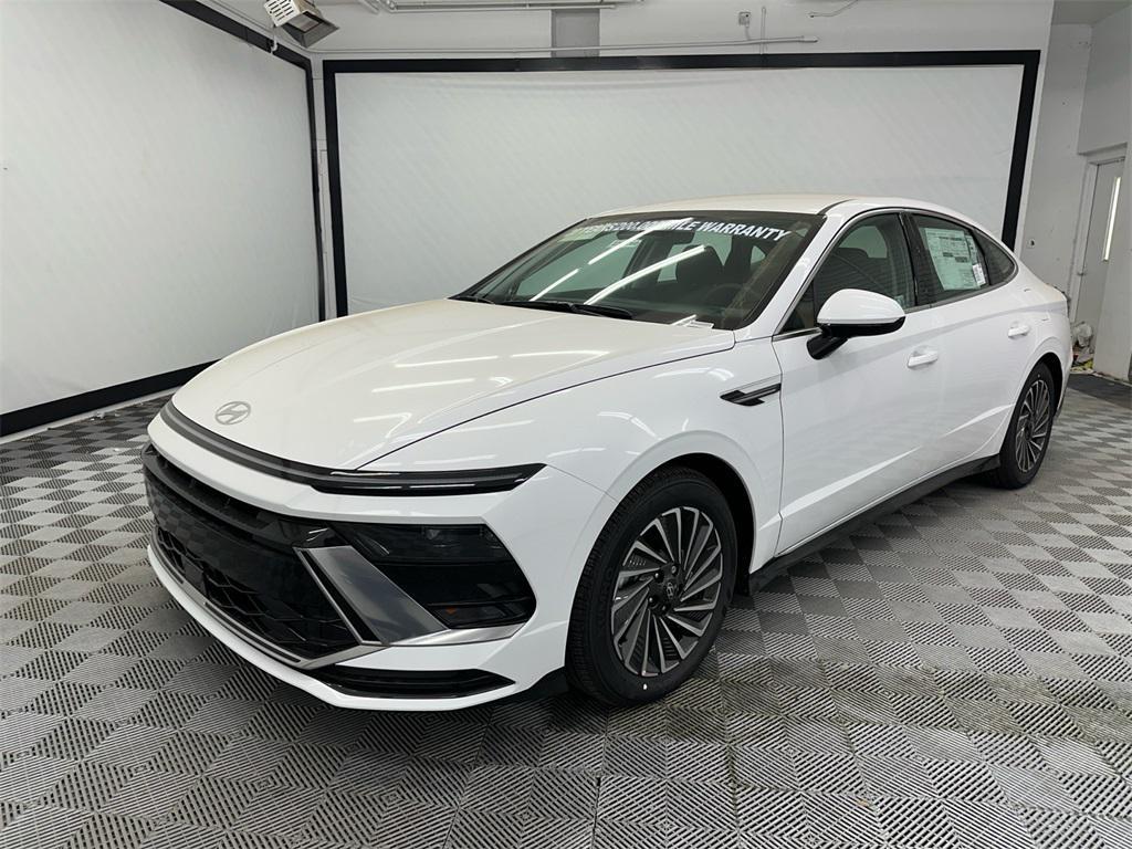 new 2025 Hyundai Sonata Hybrid car, priced at $30,774