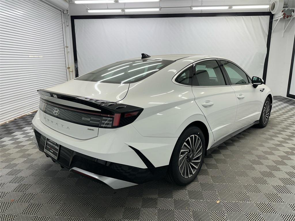 new 2025 Hyundai Sonata Hybrid car, priced at $30,774