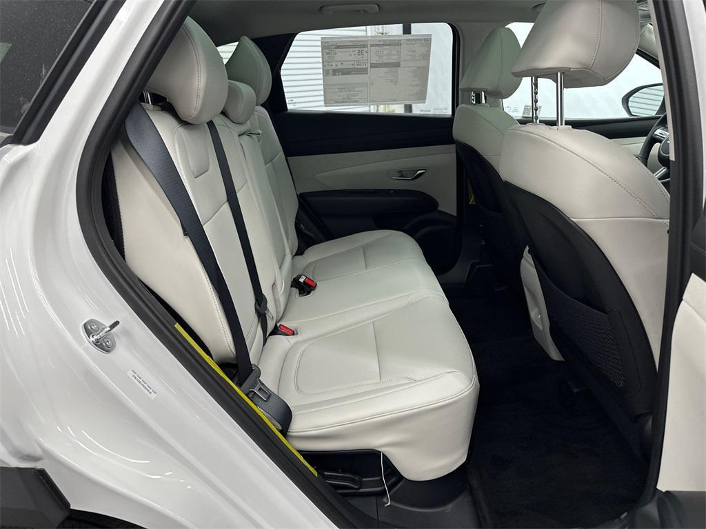 new 2025 Hyundai TUCSON Hybrid car, priced at $33,638