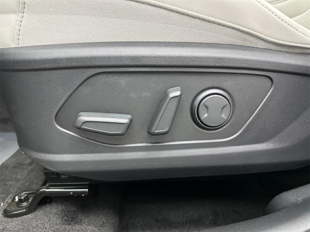 new 2025 Hyundai TUCSON Hybrid car, priced at $33,638