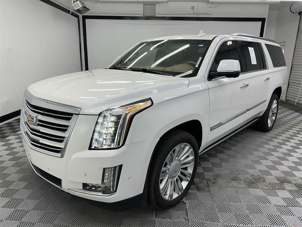 used 2019 Cadillac Escalade ESV car, priced at $30,891