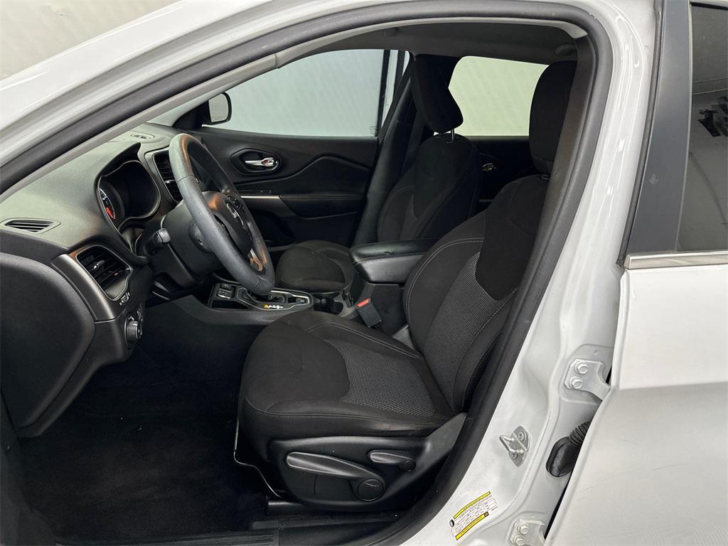 used 2019 Jeep Cherokee car, priced at $12,456
