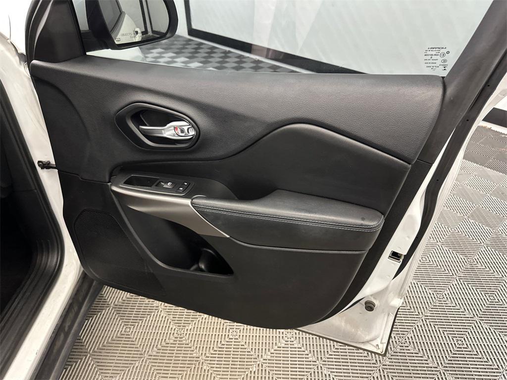 used 2019 Jeep Cherokee car, priced at $12,456