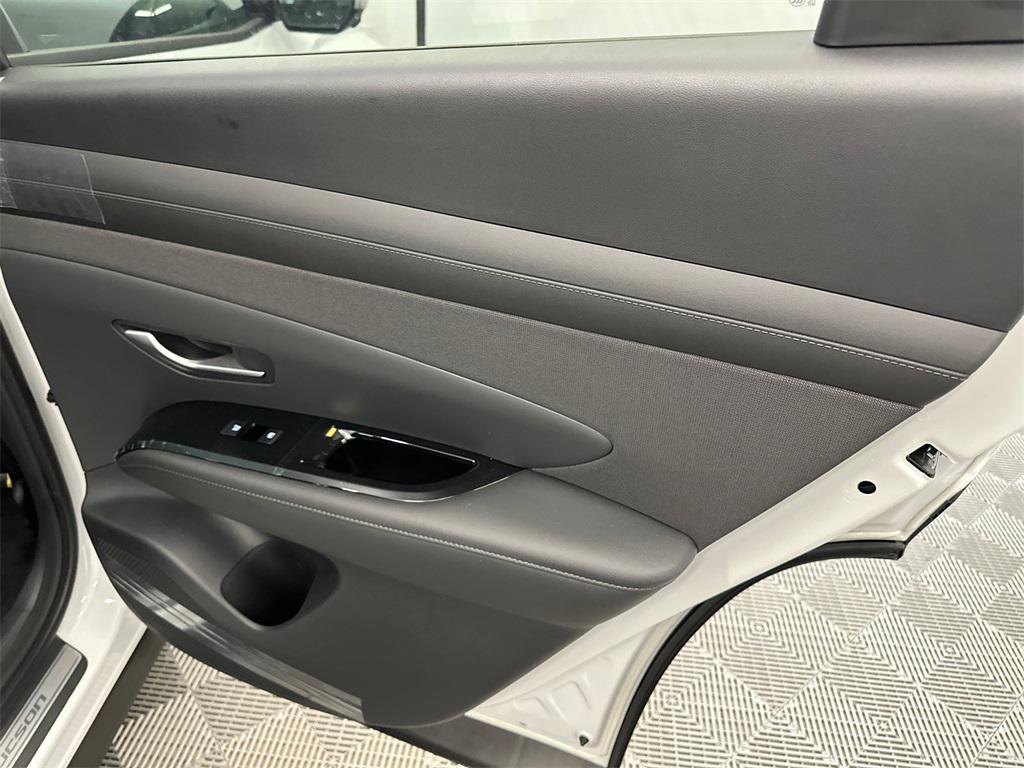 new 2025 Hyundai TUCSON Hybrid car, priced at $40,778