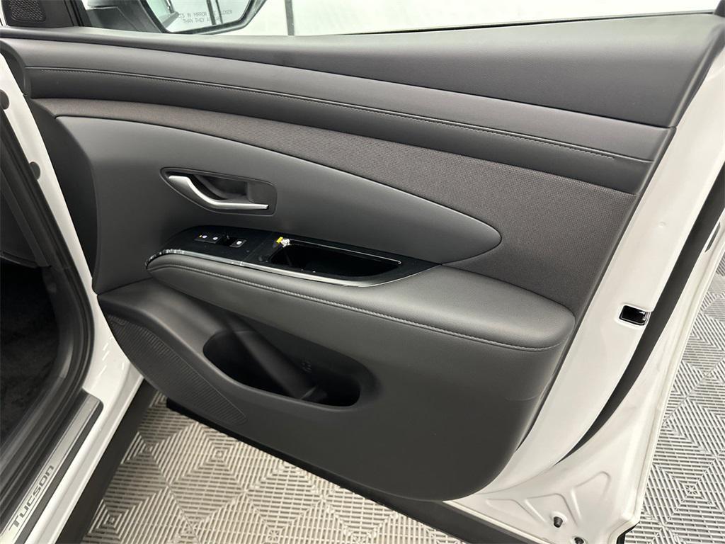 new 2025 Hyundai TUCSON Hybrid car, priced at $40,778