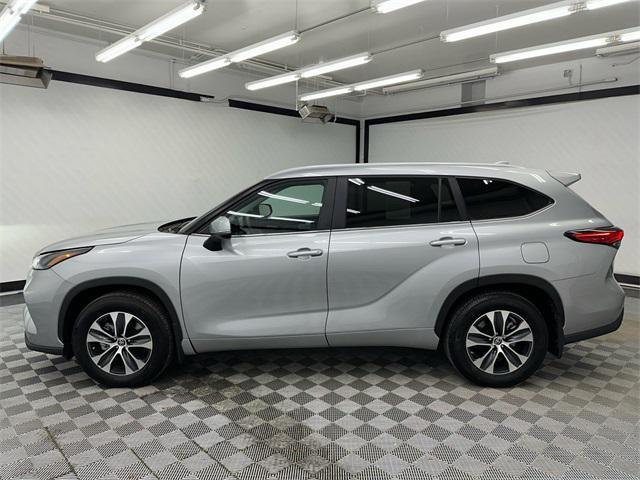 used 2023 Toyota Highlander car, priced at $37,495