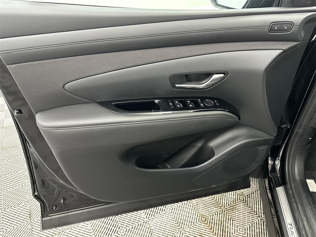 new 2025 Hyundai TUCSON Hybrid car, priced at $40,292