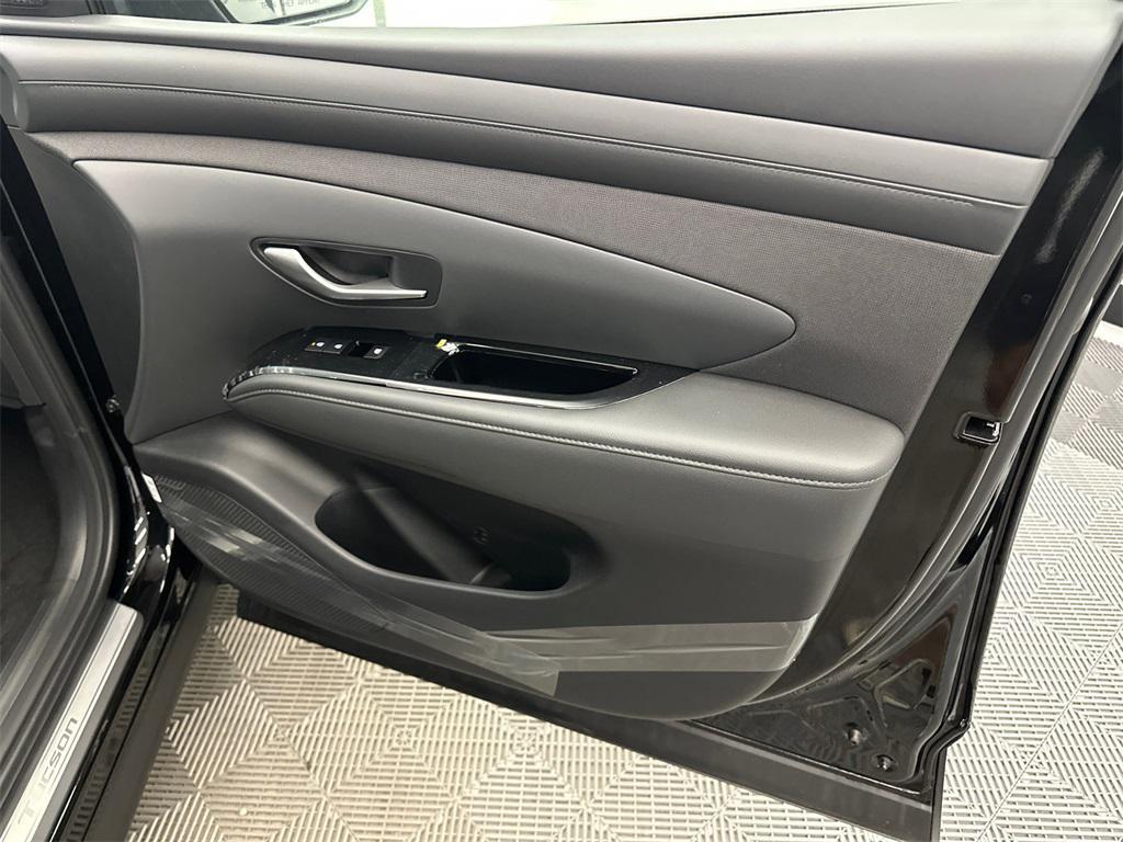 new 2025 Hyundai TUCSON Hybrid car, priced at $40,292
