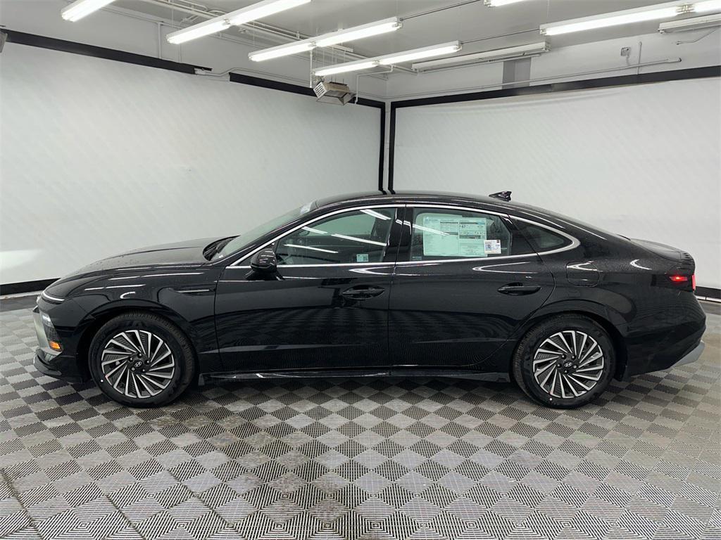 new 2025 Hyundai Sonata Hybrid car, priced at $30,338