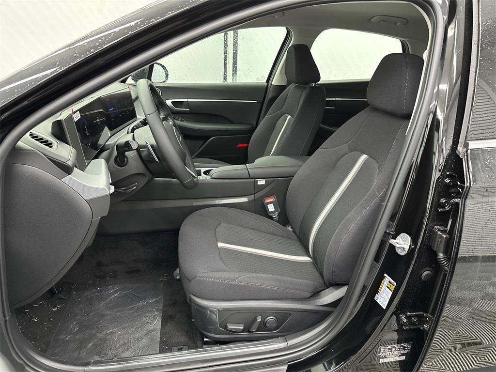 new 2025 Hyundai Sonata Hybrid car, priced at $30,338