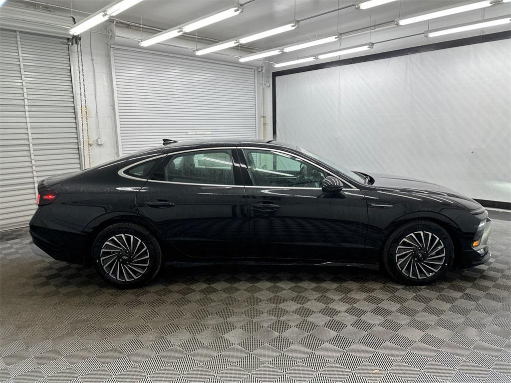 new 2025 Hyundai Sonata Hybrid car, priced at $30,338