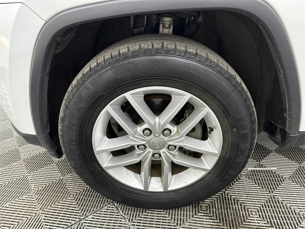 used 2017 Jeep Grand Cherokee car, priced at $14,362