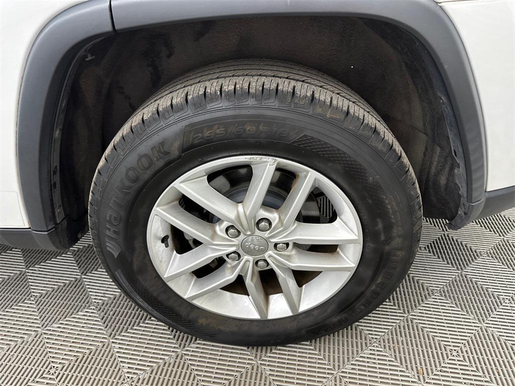 used 2017 Jeep Grand Cherokee car, priced at $14,362