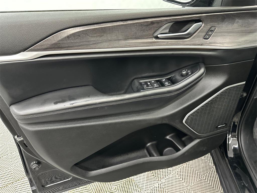 used 2022 Jeep Grand Cherokee L car, priced at $27,653