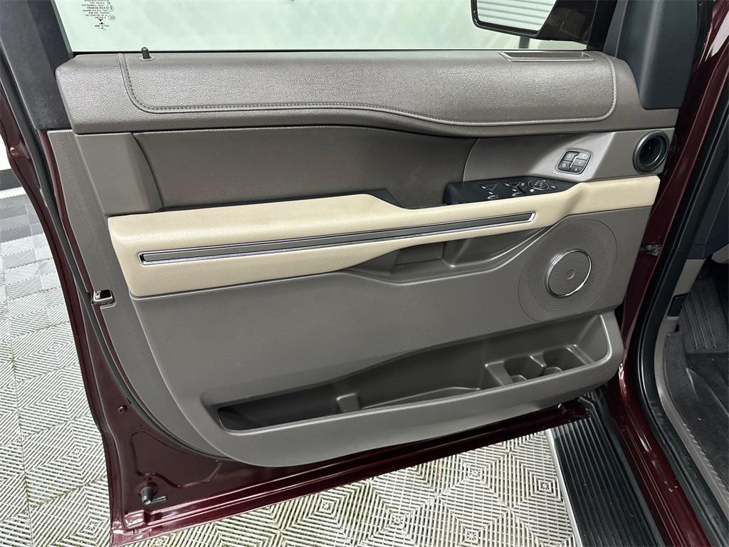 used 2021 Ford Expedition car, priced at $31,791