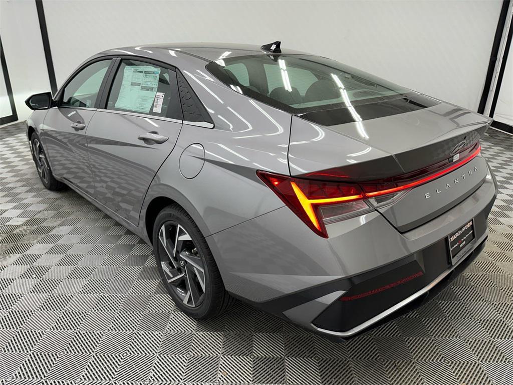 new 2025 Hyundai Elantra car, priced at $25,823