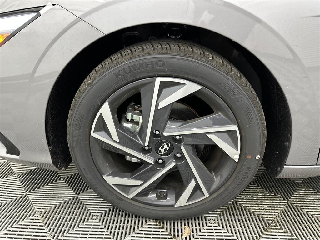 new 2025 Hyundai Elantra car, priced at $25,823