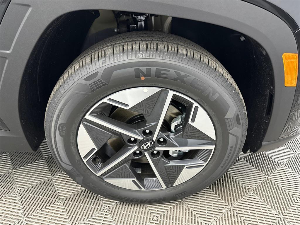 new 2026 Hyundai TUCSON Hybrid car, priced at $32,599