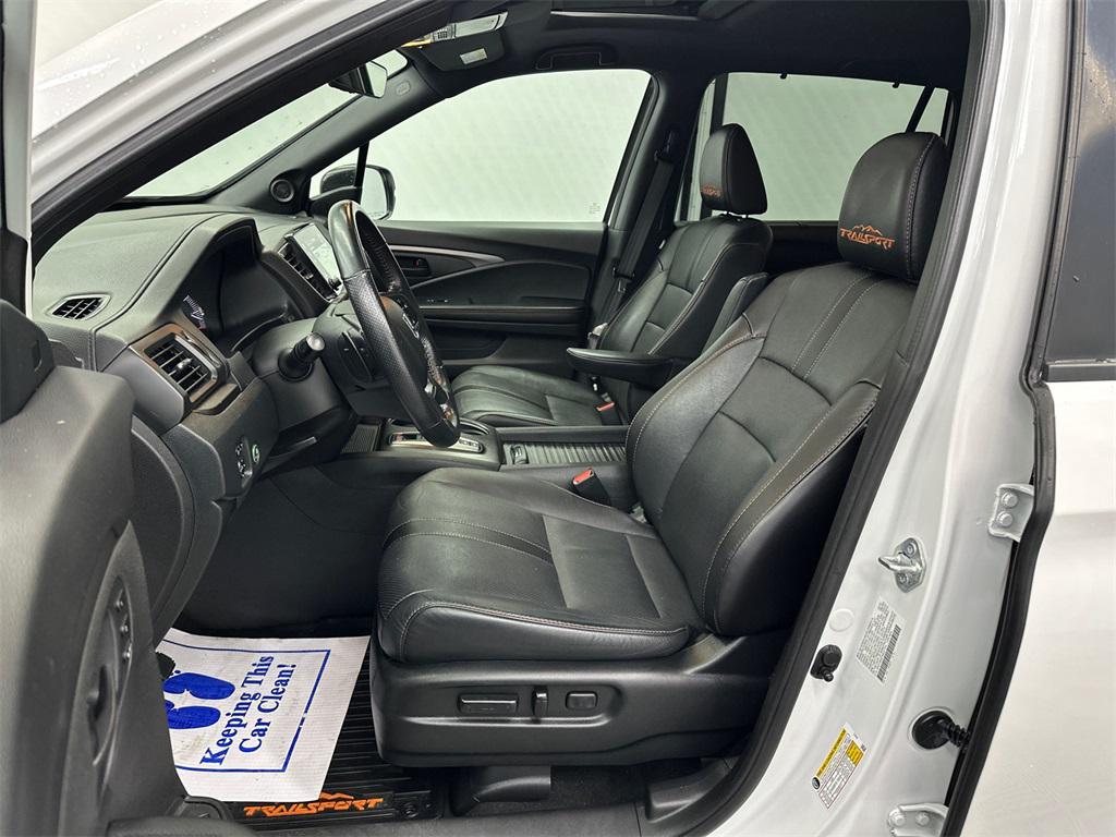 used 2022 Honda Passport car, priced at $25,372