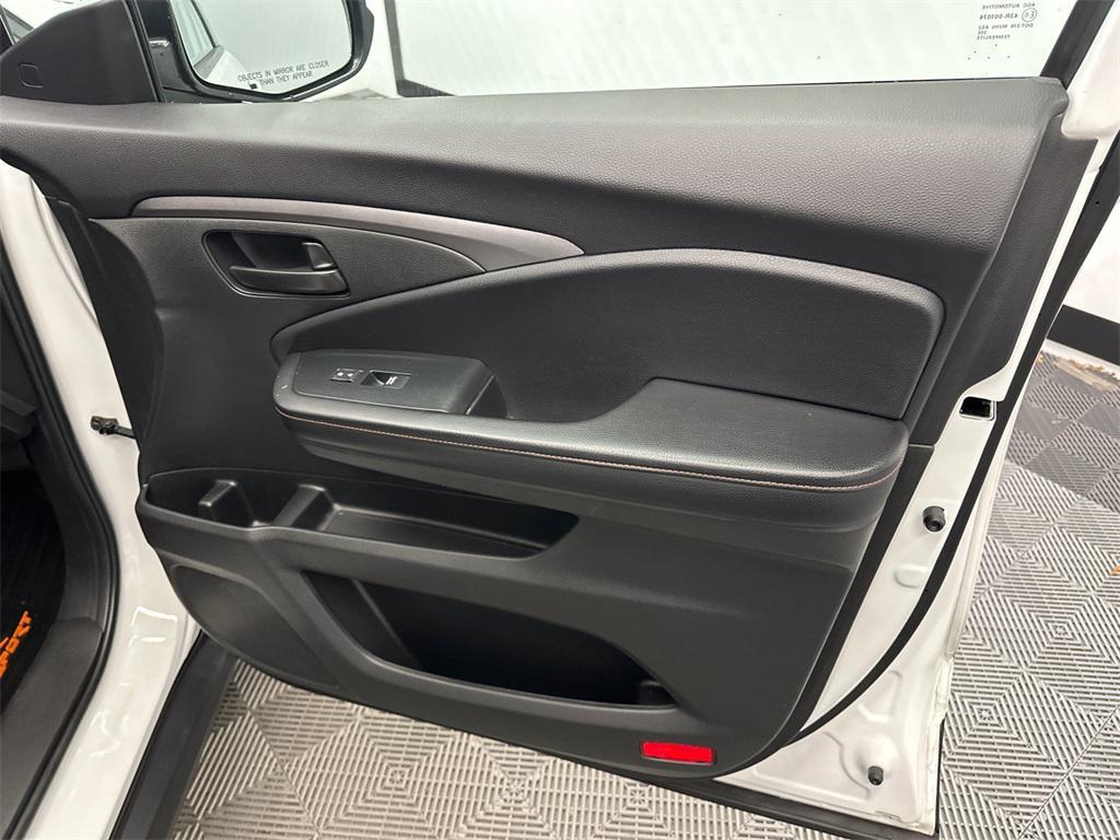 used 2022 Honda Passport car, priced at $25,372