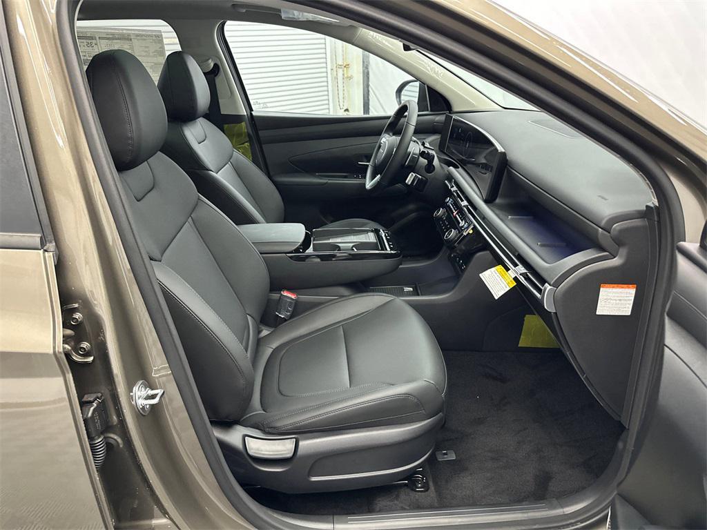 new 2025 Hyundai TUCSON Hybrid car, priced at $34,175